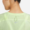 Dámské běžecké tričko - Nike RUN DIVISION MILER - 4