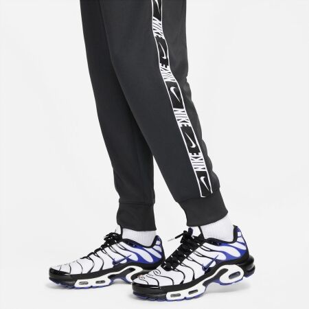 Pánské běžecké kalhoty - Nike SPORTSWEAR REPEAT - 5