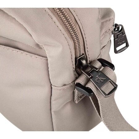Crossbody taška - Calvin Klein SPORT ESSENTIALS CAMERA BAG24 - 6