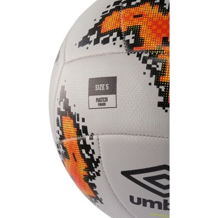 Fotbalový míč - Umbro NEO SWERVE - 2